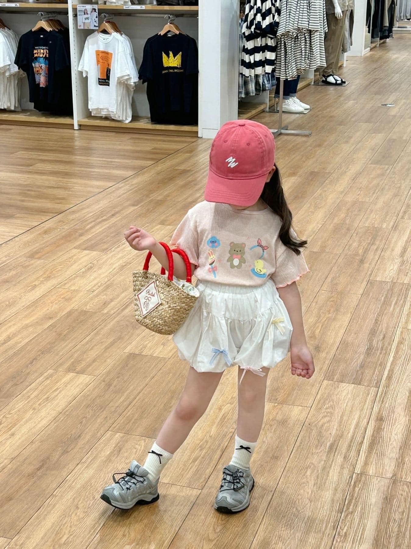 [🆕🇻🇳]  Tiệm Nhà Sam – Chuyên đồ trẻ em Style Hàn – Chuyên đồ trẻ em QCCC 🧑‍🧒❤️️👶⭐️ Sale còn 199k/ set
 Sz: 90-140 số lượng ít các mẹ tranh thủ nha
 Shop trả nhanh 2w hàng về ạ
 , shares-0✔️ , likes-3❤️️ , date-2024-07-02 02:17:47🇻🇳🇻🇳🇻🇳📰🆕