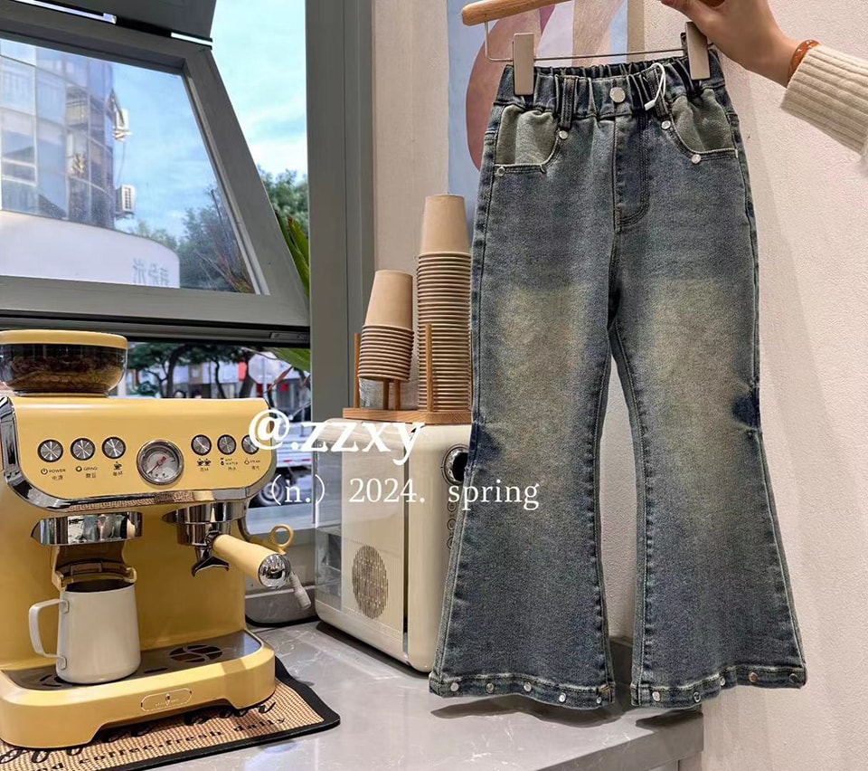 [🆕🇻🇳]  Shop mẹ Thỏ Đà Lạt- Chuyên quần áo trẻ em cao cấp 🧑‍🧒❤️️👶⭐️ Quần jean còn lẻ sizeee,hàng 300ka sàle còn 180ka
 , shares-0✔️ , likes-1❤️️ , date-2024-07-12 20:12:58🇻🇳🇻🇳🇻🇳📰🆕