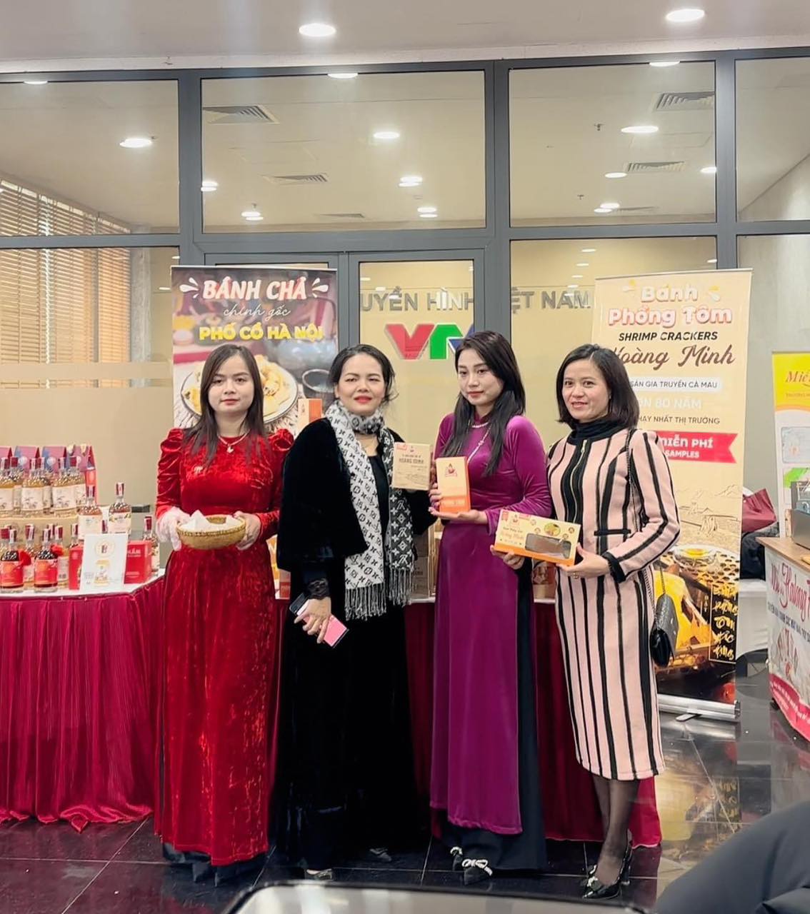 [🆕🇻🇳] Thời Trang Trẻ Em 0 – 6 tuổi Mialy Kids 🧑‍🧒❤️️👶⭐️ Mời mọi người ủng hộ #Team #banhphongtom bằng nút #like và #share ạ. Và cũng theo dõi #hành_trình_OCOP của team mình nhé  #banhphongtom
#vuaphongtom 
[CHÍN , shares-0✔️ , likes-4❤️️ , date-2024-07-16 01:30:12🇻🇳🇻🇳🇻🇳📰🆕