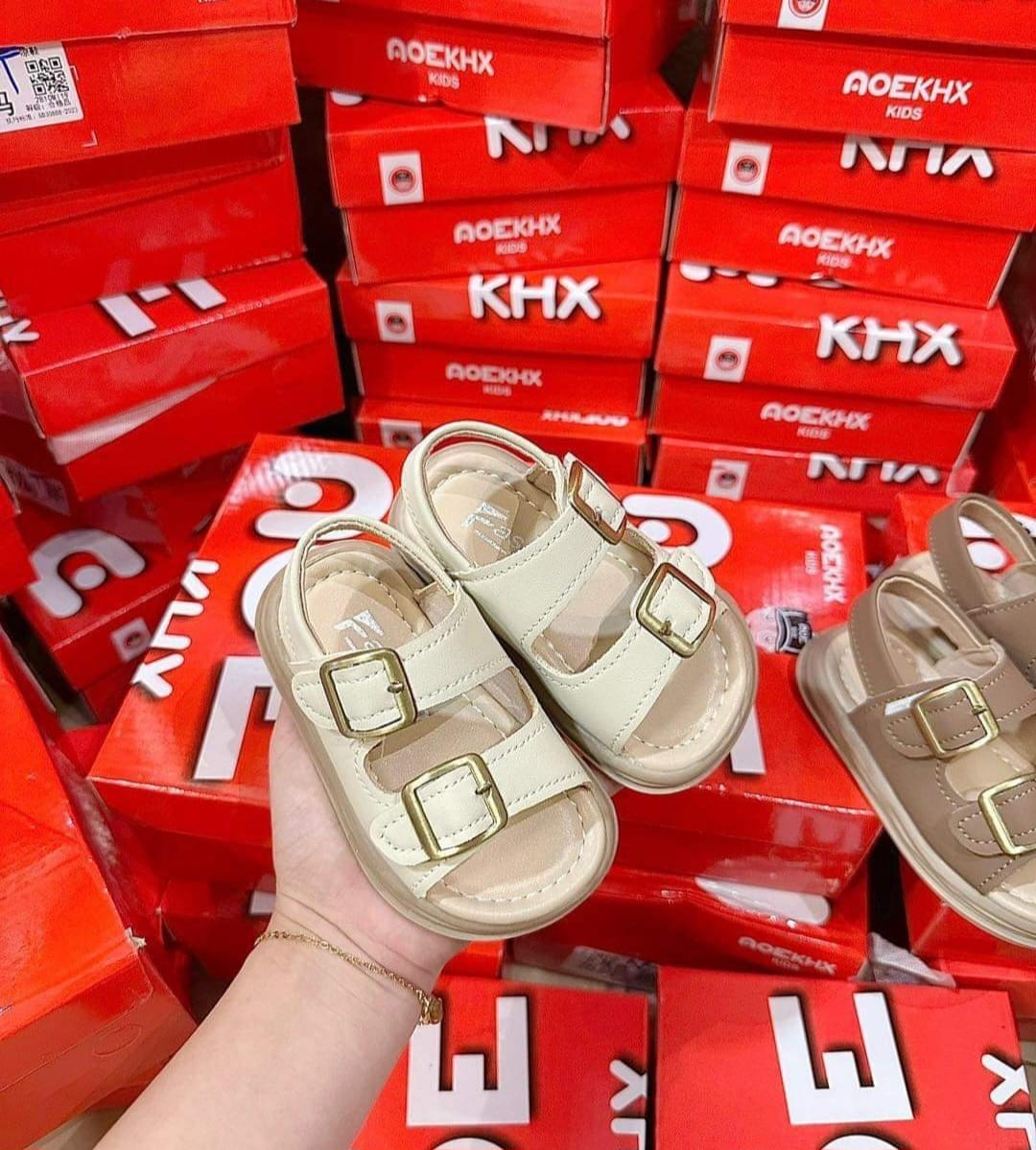 [🆕🇻🇳] Piza Mama & Kid – Chuyên giày dép – phụ kiện cần thiết cho bé 🧑‍🧒❤️️👶⭐️ 𝗡𝗵𝗶̀𝗻 𝗾𝘂𝗮 𝗹𝗮̀ đ𝗮̃ 𝘁𝗵𝗮̂́𝘆 𝗺𝗲̂
 𝗡𝗵𝗶̀𝗻 𝘁𝗵𝗲̂𝗺 𝗰𝗵𝘂́𝘁 𝗻𝘂̛̃𝗮 𝗽𝗵𝗮̉𝗶 𝗯𝗲̂ 𝘃𝗲̂̀ 𝗹𝗶𝗲̂̀𝗻
 , shares-5✔️ , likes-23❤️️ , date-2024-08-02 00:49:34🇻🇳🇻🇳🇻🇳📰🆕