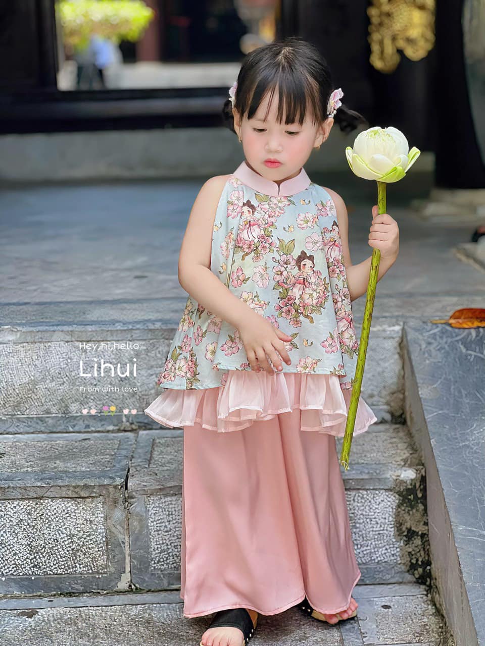 [🆕🇻🇳] Kít Baby – Chuyên Quần Áo Thiết Kế Cho Bé – đồ tiệc + quần áo hot trend cho bé gái & trai 🧑‍🧒❤️️👶⭐️ Gọi em là đèn lồng  vì vừa nhìn đã muốn rước
    Set yếm diện trung thu hết nước chấm 
   Bảng size 
 sz 2: 10-13kg 
 sz 3: 13-15kg 
 sz 4: 15-17kg 
 sz 5: , shares-0✔️ , likes-2❤️️ , date-2024-08-01 16:38:53🇻🇳🇻🇳🇻🇳📰🆕