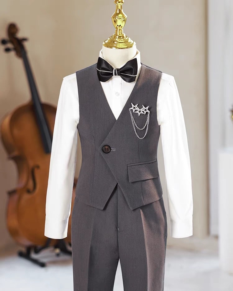 [🆕🇻🇳]  MMKID aims to bring kids the most high fashionable and high quality party design 🧑‍🧒❤️️👶⭐️ Waistcoat mix shirts in white for Kids Boy’s 
 Costume or party wears for any occasions
 Available now at MMKID
#boystyle #kidsvest #vestchobetrai #KidsFas , shares-0✔️ , likes-2❤️️ , date-2024-08-07 13:41:30🇻🇳🇻🇳🇻🇳📰🆕