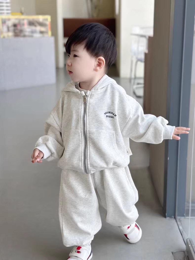 [🆕🇻🇳] Bob Kids -Clother for chilren 🧑‍🧒❤️️👶⭐️  Set 3 món #Ele siêu xinh cho bé, nhìn là mê ngay.
 ————————–
 Chất vải nỉ da cá kết hợp với cotton cực mềm mịn, đứng form. Co giãn tốt đả , shares-0✔️ , likes-5❤️️ , date-2024-08-06 04:41:27🇻🇳🇻🇳🇻🇳📰🆕