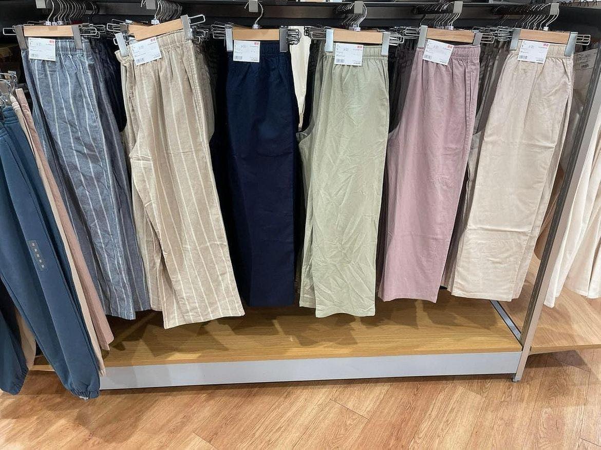 [🆕🇻🇳] Film’s house – Kid authentic – Mình nhận order quần áo trẻ em, người lớn Uk 🧑‍🧒❤️️👶⭐️ Quần linen nhà Uniqlo sale nấc cuối
 Chỉ #225k+kg ạ
 Mềm, mát, k mua hơi phí đó ạ
 – màu be sz M, L
 – xanh nhạt sz S, M, L
 – navy sz S, M, L, XL
 – tím s , shares-0✔️ , likes-0❤️️ , date-2024-08-19 14:59:58🇻🇳🇻🇳🇻🇳📰🆕