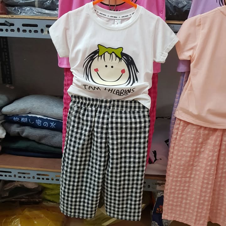 [ Shop.100K🤝Cho Thuê Hàng Bán Sỉ_Lẻ ] – Set Bộ mặt cười mix quần kẻ dành cho công chúa nhỏ đây ạ

Áo chất cotton kè …