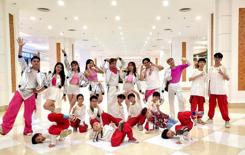 [🆕🇻🇳] Top1StarKids ⭐ ☀ ⚡ Rùa Team tại show diễn tối 18/3 Vincom Royal City ! 
Rùa Team tại show diễn tối 18/3 Vincom Royal City ! 
 , shares-0✔️ , likes-0❤️️ , date-2023-03-18 13:54:46🇻🇳🇻🇳🇻🇳📰🆕