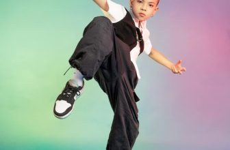 [🆕🇻🇳] Top1StarKids ⭐ ☀ ⚡ Hiphop never die  #Laothaian
#Photo:Lê Trọng
#design:Phạm Trần Thu Hằng
#cozyfashion
#dailystreetwear
#streetwearde
#modelkids
, shares-0✔️ , likes-1❤️️ , date-2023-04-10 13:36:45🇻🇳🇻🇳🇻🇳📰🆕