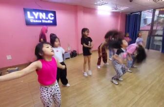 [🆕🇻🇳] Top1StarKids ⭐ ☀ ⚡ Trời mưa gió cũng ko thể cản bước được hội chụy em team #LynC  Quẩy đánh bay mưa bão  #CLBLynC
#Chođisựtửtế
#modelkid
#dancerkid… , shares-0✔️ , likes-1❤️️ , date-2023-06-25 13:52:58🇻🇳🇻🇳🇻🇳📰🆕