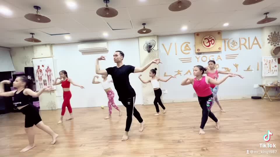 [🆕🇻🇳] Top1StarKids ⭐ ☀ ⚡ Ngàn Năm Để Cầu Nguyện
#Top1Vietnam
#Top1List
#Top1Index
#top1yoga
Ngàn Năm Để Cầu Nguyện
, shares-0✔️ , likes-1❤️️ , date-2022-08-11 12:15:52🇻🇳🇻🇳🇻🇳📰🆕