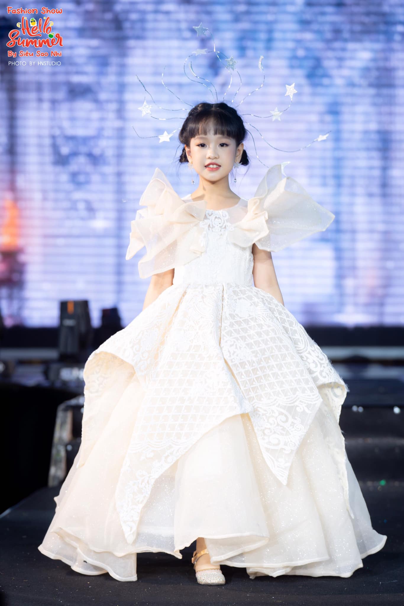 [🆕🇻🇳] Top1StarKids ⭐ ☀ ⚡  𝑬𝒎 𝒌𝒉𝒐̂𝒏𝒈 𝒍𝒂̀ 𝒏𝒂̀𝒏𝒈 𝒕𝒉𝒐̛
𝑬𝒎 𝒍𝒂̀ 𝒄𝒐̂ 𝒈𝒂́𝒊 𝒌𝒉𝒊𝒆̂́𝒏 𝒍𝒐̀𝒏𝒈 𝒂𝒊 𝒏𝒈𝒂̂̉𝒏 𝒏𝒈𝒐̛ #FashionShow_HelloSummer
#BST_MyPrincess
#NTK_ĐinhPhươn , shares-0✔️ , likes-1❤️️ , date-2022-07-23 07:16:55🇻🇳🇻🇳🇻🇳📰🆕