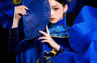 [🆕🇻🇳] Top1StarKids ⭐ ☀ ⚡ Đài các chân ngà ai bước khẽ
Nguyện theo tà lụa cả phương Đông.
BST: Điểm thúy hoa
NTK: Nhật Thực
Model: Vũ Bảo Vy
Makeup: Lo , shares-0✔️ , likes-2❤️️ , date-2022-09-01 11:29:30🇻🇳🇻🇳🇻🇳📰🆕