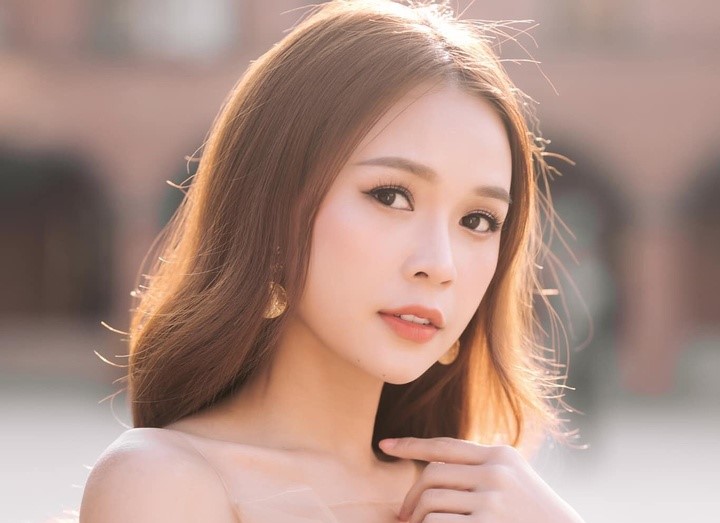 Sam sở hữu gương mặt mộc vô cùng xinh đẹp