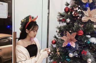 [☕️🇻🇳] White Coffee Vinh – Cafe phong cách Hàn Quốc 🥤 Top1Coffee ☕️ Cả hai tầng của White Coffee đều có cây thông Noel, bạn cứ diện đồ đẹp đến là có ảnh đẹp mang về   Còn 1 tuần nữa là tới Giáng s , shares-0✔️ , likes-63❤️️ , date-2021-12-17 00:48:23🇻🇳🇻🇳🇻🇳📰🆕