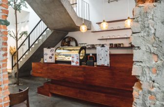 [☕️🇻🇳] LIL JUN coffee studio 🥤 Top1Coffee ☕️ LIL JUN coffee studio tuyển dụng NHÂN VIÊN nhiều vị trí.
VỊ TRÍ LÀM VIỆC:
– 02 nhân viên phục vụ
– 01 nhân viên pha chế
YÊU , shares-2✔️ , likes-38❤️️ , date-2022-04-27 01:37:27🇻🇳🇻🇳🇻🇳📰🆕