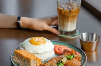 [☕️🇻🇳] A’dor Café 🥤 Top1Coffee ☕️ Chớp mắt là đã hết cuối tuần, chưa kịp nạp đầy năng lượng đã đến thứ 2 đầu tuần
Hôm nay trời mưa nhẹ nhẹ, thôi thì tấp vào quán , shares-2✔️ , likes-2❤️️ , date-2023-05-08 04:18:56🇻🇳🇻🇳🇻🇳📰🆕