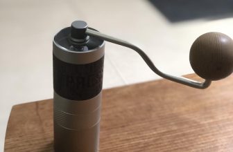 [☕️🇻🇳] Kafeville – Espresso and hand craft coffee bar 🥤 Top1Coffee ☕️ [GÓC RAO VẶT HỘ KHÁCH]
Một bạn khách quen đổi máy xay tay khác nên muốn nhượng lại con 1zpresso Q2 (đời lưỡi xay 5 cánh).
Máy  , shares-1✔️ , likes-18❤️️ , date-2023-07-08 05:44:29🇻🇳🇻🇳🇻🇳📰🆕