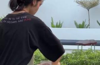 [☕️🇻🇳] Garden Coffee – Tea Thanh Sơn 🥤 Top1Coffee ☕️  Chanh chua anh để pha trà
Giã thêm chút đá thế là hết chua  Cơn sốt trà chanh giã tay dự kiến sẽ còn hot hơn tại The Garden vớ , shares-0✔️ , likes-61❤️️ , date-2023-11-22 01:00:01🇻🇳🇻🇳🇻🇳📰🆕