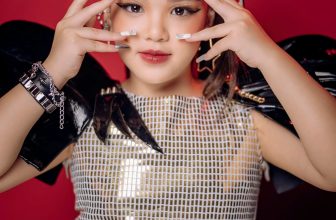 [🆕🇻🇳] Top1StarKids ⭐ ☀ ⚡ Gửi vào nắng chút tâm tư này
Dù không uống rượu nhưng lòng vẫn say
** nháp nhẹ chờ ảnh đẹp của show diễn**
#Showthườngniên_0 , shares-0✔️ , likes-0❤️️ , date-2023-08-15 06:31:18🇻🇳🇻🇳🇻🇳📰🆕