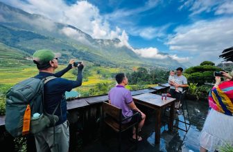 [☕️🇻🇳] La Dao Spa – Coffee House, homestay 🥤 Top1Coffee ☕️ Khách bảo lên Sapa mưa buồn chán nhưng khách đến Lá Dao với những dịch vụ như hình dưới đây thì đảm bảo dù ngày nắng hay ngày mư , shares-2✔️ , likes-43❤️️ , date-2023-09-28 02:43:21🇻🇳🇻🇳🇻🇳📰🆕