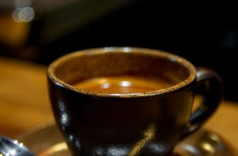 [☕️🇻🇳] EVC Coffee 🥤 Top1Coffee ☕️ Ta nói cái thời tiết sáng thu mát mẻ, mưa phùn, mà được ngồi nhâm nhi một tách cà phê Brown Nature nóng, vị đậm thì còn gì tuyệt , shares-1✔️ , likes-20❤️️ , date-2023-10-10 02:04:43🇻🇳🇻🇳🇻🇳📰🆕