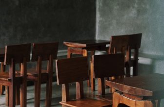 [☕️🇻🇳] Hello Coffee – Quán cà phê Internet Thành Phố Huế 🥤 Top1Coffee ☕️ / Khi người ta còn trẻ
 Chỉ thích trốn vào một góc quán quen
 Nhìn mưa rơi và ngửi mùi thuốc ấm
 Cafe trên tay nóng hổi
 Bồng bộ , shares-0✔️ , likes-39❤️️ , date-2023-10-17 01:36:28🇻🇳🇻🇳🇻🇳📰🆕