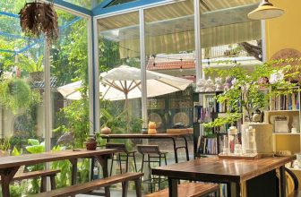 [☕️🇻🇳] KUMO CHAN Coffee and Garden 🥤 Top1Coffee ☕️ Thơ thẩn hậu 20/11 tại KUMO CHAN “Lễ này ko quà cũng ko hoa
Nhân viên off hết… còn 2 cụ
Đứa thì dọn dẹp, đứa pha phê.
Ai đời  , shares-0✔️ , likes-15❤️️ , date-2023-10-20 23:40:00🇻🇳🇻🇳🇻🇳📰🆕