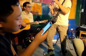 [☕️🇻🇳] Acoustic Cafe 236 Hàng Bông 🥤 Top1Coffee ☕️ Những nụ cười ngặt nghẽo.. Những ánh nhìn trìu mến.. Những dáng hình ngả nghiêng.. Những khoảnh khắc đầy sự tích cực, hãy mang đ , shares-0✔️ , likes-17❤️️ , date-2023-10-27 09:34:04🇻🇳🇻🇳🇻🇳📰🆕