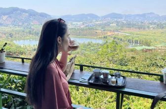 [☕️🇻🇳] Mê Linh Coffee Garden 🥤 Top1Coffee ☕️ Hạnh phúc đôi khi đơn giản lắm…
 Ngủ dậy, mở mắt ra thấy mình đang ngồi cà phê chill chill ở Đà Lạt  Sáng thứ 2 đẹp trời, có b , shares-6✔️ , likes-39❤️️ , date-2023-10-30 01:39:18🇻🇳🇻🇳🇻🇳📰🆕