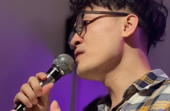 [☕️🇻🇳] Cà Phê Không 🥤 Top1Coffee ☕️ Khánh Xoăn said: ”hôm nay tóc đẹp chụp cho em vài kiểu nhớ!”
Các bạn nhớ 4 buổi #Livemusic tối thứ 5 tháng 11 đều chủ đề [  , shares-0✔️ , likes-12❤️️ , date-2023-11-04 04:23:10🇻🇳🇻🇳🇻🇳📰🆕