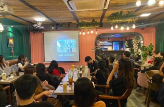 [☕️🇻🇳] PINK Cafe 37 Nguyễn Văn Huyên 🥤 Top1Coffee ☕️  Địa điểm thích hợp cho các buổi họp nhóm, workshop, sự kiện,…
Không gian rộng rãi, màu Hồng chủ đạo, thiết kế chanh sả
Tầng , shares-0✔️ , likes-8❤️️ , date-2023-11-07 17:19:33🇻🇳🇻🇳🇻🇳📰🆕