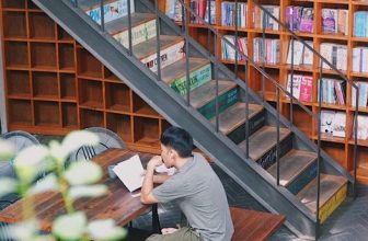 [☕️🇻🇳] Nhã Nam Books N’ Coffee 🥤 Top1Coffee ☕️ Triết học có một từ là Solitude – Cô độc vui vẻ. Bề ngoài, solitude khá giống với loneliness (cô đơn) – đều ám chỉ tới việc ở mộ , shares-0✔️ , likes-48❤️️ , date-2023-11-05 03:30:01🇻🇳🇻🇳🇻🇳📰🆕