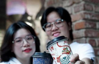 [☕️🇻🇳] Kai Coffee – Phong cách Âu – Mỹ 🥤 Top1Coffee ☕️ Những chiếc ly xinh xắn mùa lễ hội
_____________________
#KAICoffee #Open247 ▌Find our stores at:, shares-0✔️ , likes-1❤️️ , date-2023-11-18 03:28:15🇻🇳🇻🇳🇻🇳📰🆕