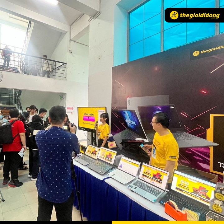 [🛍️🇻🇳] The Gioi Di Dong Joint Stock Company 🛍️ Top1Brand ⭐️ – 💥 Sinh viên HUFLIT ơi, đưa tay đây nàoooo 💥Khuôn viên trường HUFLIT đang vô …