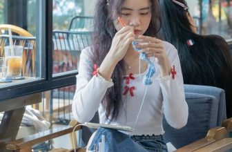 [☕️🇻🇳] DoveZi Coffee 🥤 Top1Coffee ☕️ Anh ơi gió đông đã về
Để em đan áo đan khăn cho chàng
Bao nhiêu sợi nhớ sợi thương
Em về gói gém gửi người phương xa  #xmas # , shares-2✔️ , likes-79❤️️ , date-2023-11-21 01:48:40🇻🇳🇻🇳🇻🇳📰🆕