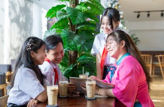 [☕️🇻🇳] DoveZi Coffee 🥤 Top1Coffee ☕️ Mừng ngày Nhà Giáo Việt Nam 20.11
Tự hào thế hệ giáo viên GenZ bỏ lại Sài Gòn phồn hoa đô hội để quay trở về Tỉnh nhà, tiếp tục , shares-0✔️ , likes-47❤️️ , date-2023-11-20 02:20:04🇻🇳🇻🇳🇻🇳📰🆕