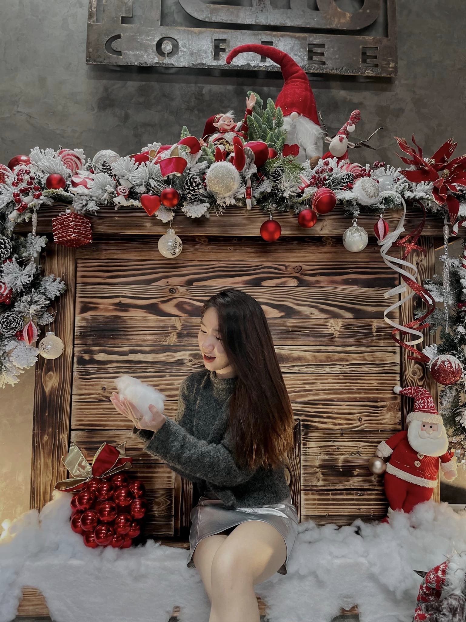 [☕️🇻🇳] Hello Coffee – Quán cà phê Internet Thành Phố Huế 🥤 Top1Coffee ☕️ Thời tiết Huế đang lập đông, với chút gió se lạnh kèm với chút mưa phùn, báo hiệu một mùa Giáng Sinh mới sắp sửa cận kề.
 Còn ch , shares-3✔️ , likes-54❤️️ , date-2023-11-22 10:24:43🇻🇳🇻🇳🇻🇳📰🆕