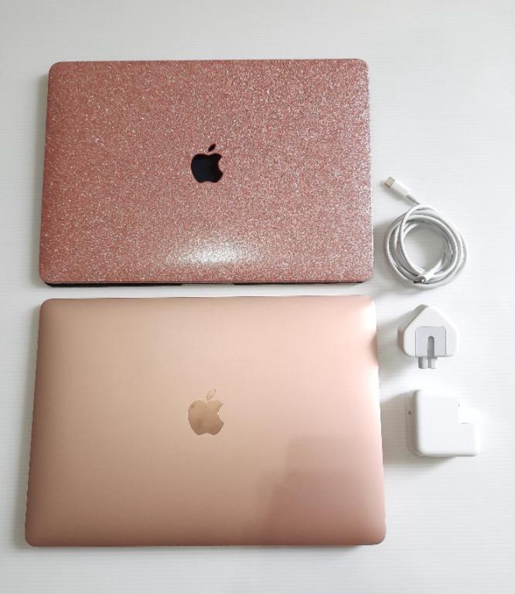 Cửa hàng linh kiện Macbook sầm uất của Sài Gòn 
