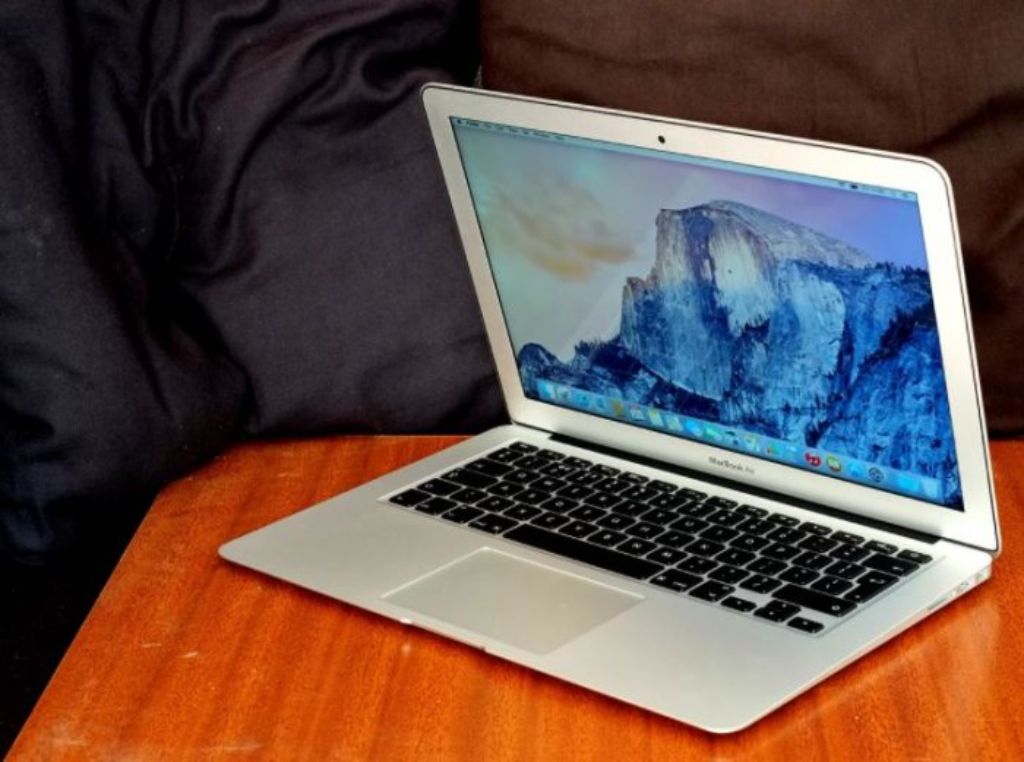 Dòng Macbook Air cũ có giao diện sắc nét 