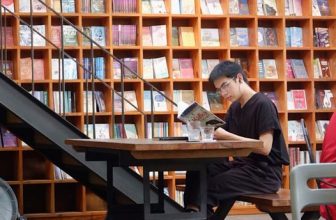 [☕️🇻🇳] Nhã Nam Books N’ Coffee 🥤 Top1Coffee ☕️ “Cậu nghĩ gì vậy? Mình có phải là một con sao biển hay một cây hồ tiêu đâu. Mình là một con người đang sống, đang hít thở. Dĩ nh , shares-0✔️ , likes-53❤️️ , date-2023-12-11 08:59:08🇻🇳🇻🇳🇻🇳📰🆕