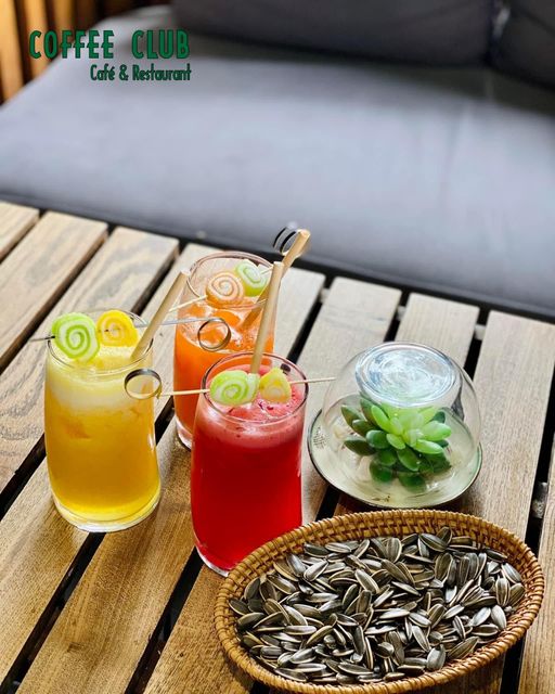[☕️🇻🇳] Coffee Club 🥤 Top1Coffee ☕️ Những ngày thời tiết Hà Nội dễ chịu, cùng ghé ban công quen thuộc của Coffee Club và thưởng thức nước ép tươi mát. Mang hương vị , shares-0✔️ , likes-5❤️️ , date-2023-12-12 10:10:26🇻🇳🇻🇳🇻🇳📰🆕
