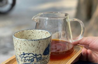 [☕️🇻🇳] Kafeville – Espresso and hand craft coffee bar 🥤 Top1Coffee ☕️ Chỉ còn mấy ngày nữa là hết năm, nếu bạn đang muốn nhâm nhi một bình pour nóng với hương quả ngọt trong ánh nắng cũng thật ngọt  , shares-0✔️ , likes-30❤️️ , date-2023-12-23 09:22:33🇻🇳🇻🇳🇻🇳📰🆕