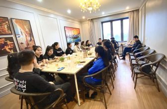 [☕️🇻🇳] Newland Coffee 🥤 Top1Coffee ☕️ Khách phòng họp chiều tại Newland coffee .! Cảm ơn quý khách đã luôn tin tưởng và ủng hộ quán .  Quý khách hãy nhấc máy lên và g , shares-0✔️ , likes-14❤️️ , date-2023-12-04 08:45:38🇻🇳🇻🇳🇻🇳📰🆕