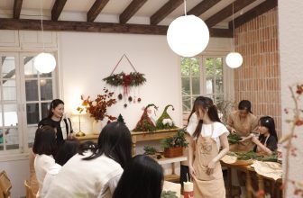 [☕️🇻🇳] OiA Coffee 🥤 Top1Coffee ☕️ Những chiếc vòng Giáng Sinh được kết từ cành liễu mềm và các loại lá thông tông xanh – đỏ đã mở màn cho buổi tiệc mừng Khúc Nhạc , shares-0✔️ , likes-10❤️️ , date-2023-12-12 13:05:04🇻🇳🇻🇳🇻🇳📰🆕