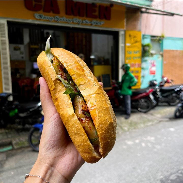 [🍜🇻🇳] CÀ MÈN – Đặc sản quê hương Quảng Trị 🍔Top1Food 🍜 – Bánh mì bột lọc Cà Mèn, anh chị đã thử chưa?2 nguyên liệu bánh bột lọc  …