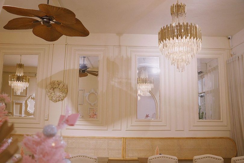 [☕️🇻🇳] The Letter Coffee – Indochine 🥤 Top1Coffee ☕️ Bạn chỉ cần ghé 1 trong 2 quán gọi nước , đều được chụp cả 2 concept noel của 2 quán bạn nhé ! 
 Lầu 6 : noel lung linh nhiều mà , shares-0✔️ , likes-1❤️️ , date-2023-12-14 04:07:02🇻🇳🇻🇳🇻🇳📰🆕