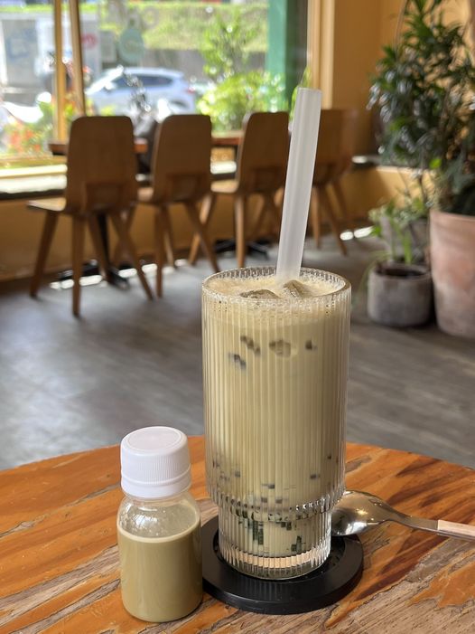 [☕️🇻🇳] Windmills Coffee Đà Lạt – Trà sữa Ly Chai 🥤 Top1Coffee ☕️ Cuối tuần vui vẻ, nhưng vui hơn là đến Windmills uống coffee, uống trà sữa… và ăn bánh vào cuối tuần nha 
—————————————————
𝗟𝘆 , shares-0✔️ , likes-10❤️️ , date-2023-12-23 03:07:16🇻🇳🇻🇳🇻🇳📰🆕