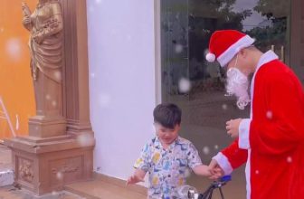 [☕️🇻🇳] Coffee HUỲNH HƯƠNG 🥤 Top1Coffee ☕️ Ba Mẹ có những món Quà đặc biệt nào dành riêng cho Bé có thể mang đến coffee Huỳnh Hương ”Ông Già Noel” sẻ sẵn sàng thay Ba Mẹ t , shares-0✔️ , likes-3❤️️ , date-2023-12-24 10:35:39🇻🇳🇻🇳🇻🇳📰🆕