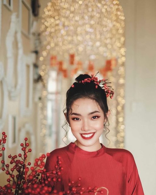 Tết này The Letter Coffee chuẩn bị áo dài sẳn cho bạn ( không tính phí ) , và được chụp cả 2 concept tết cả 2 quán ( lầu 6 và l