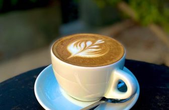 [☕️🇻🇳] ForDeer – Coffee with tree 🥤 Top1Coffee ☕️ Cuối năm, Hà Nội lại ồn ào vội vã hơn bao giờ hết. Hãy dừng lại một chút nơi quán cà phê quen thuộc, thưởng thức vị đắng của ly  , shares-0✔️ , likes-6❤️️ , date-2024-01-14 02:00:21🇻🇳🇻🇳🇻🇳📰🆕