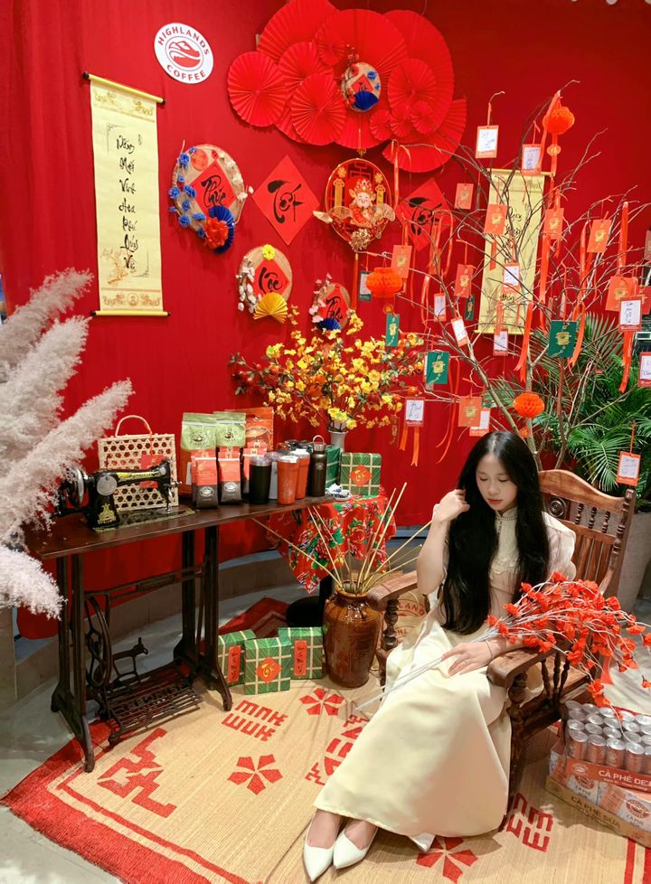 [☕️🇻🇳] Highlands Coffee – THƯƠNG HIỆU BẮT NGUỒN TỪ CÀ PHÊ VIỆT NAM ☕️ Top1Coffee 🥤 – 🌸 Tết mà! HIGHLANDS ĐỎ RỰC, CHÚNG MÌNH XINH CỰC XINH CỰC!Mạng xã hội m …